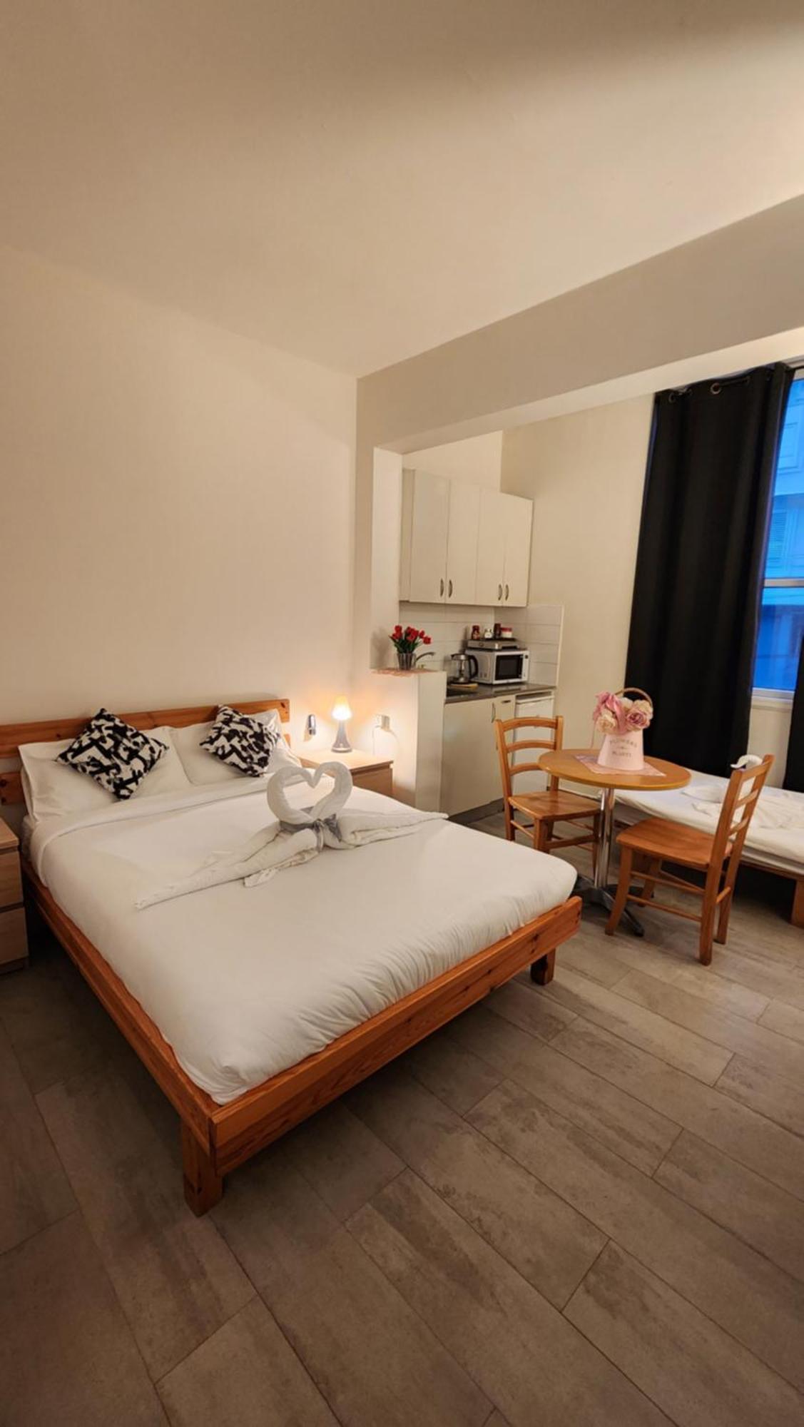 Aparthotel David Hameleh House Netanja Pokój zdjęcie