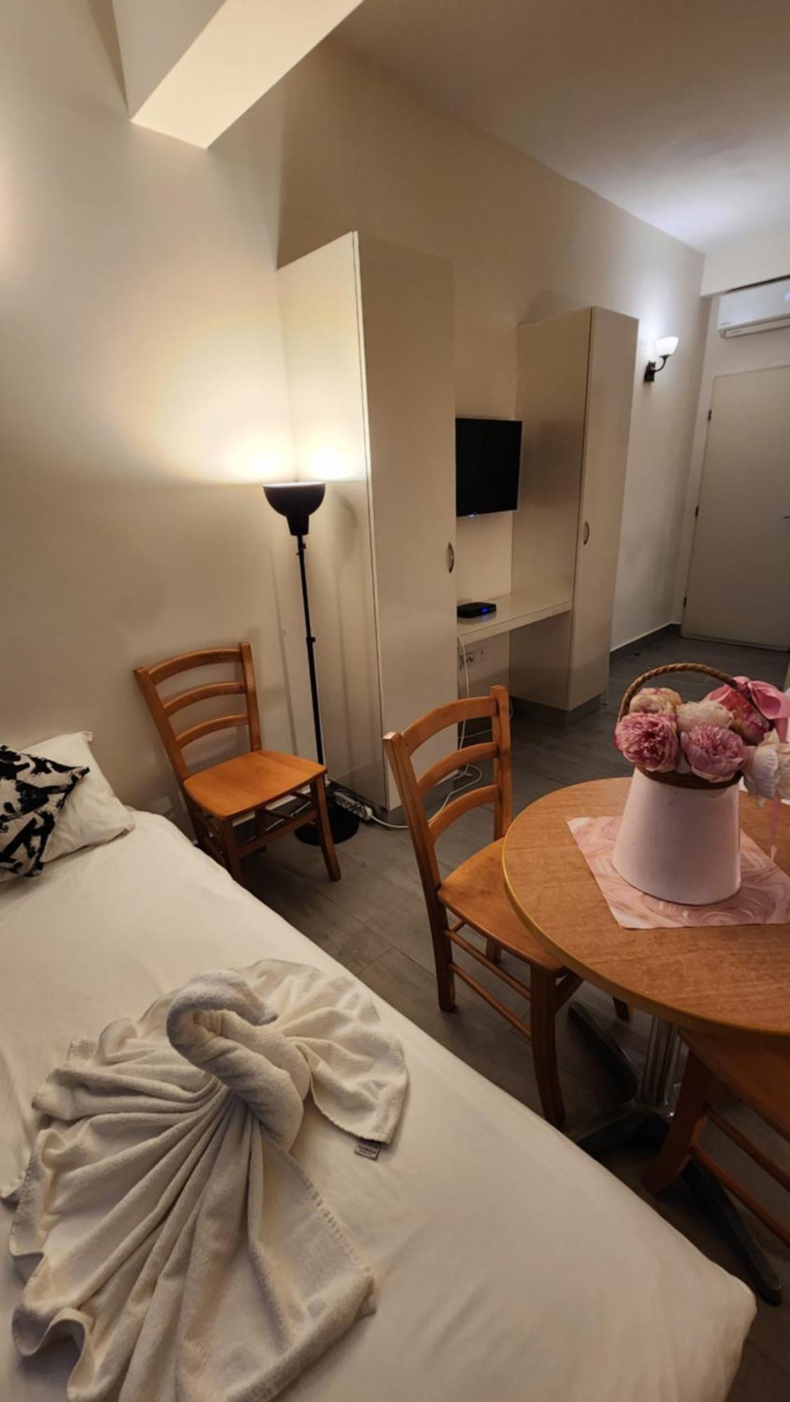 Aparthotel David Hameleh House Netanja Pokój zdjęcie
