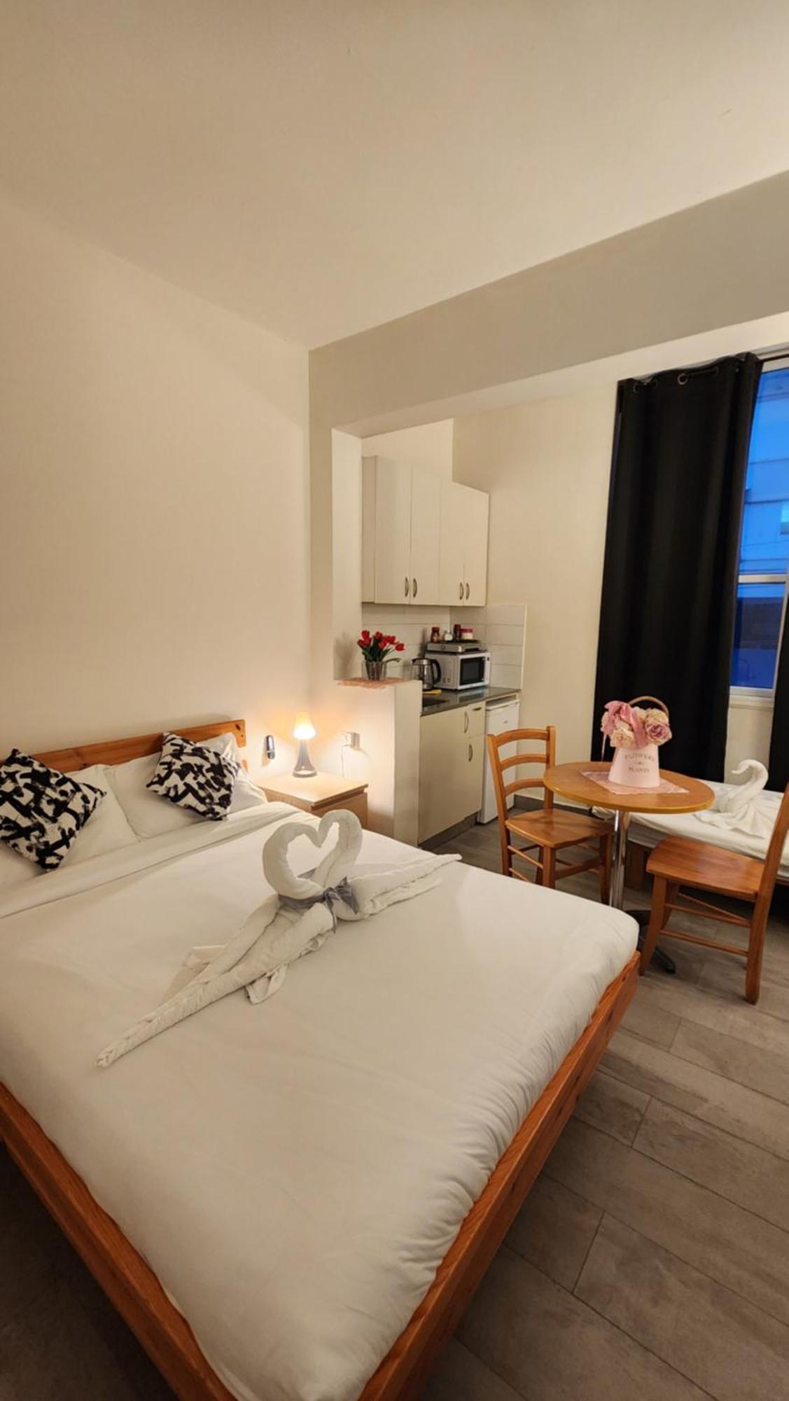 Aparthotel David Hameleh House Netanja Pokój zdjęcie